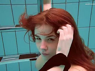 O pornô subaquático mais quente com Vesta
