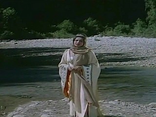Samira Toufik dans le parka 'Bento Aantar'