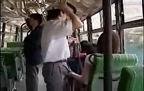 tiub lucah percuma Vicious dalam bas